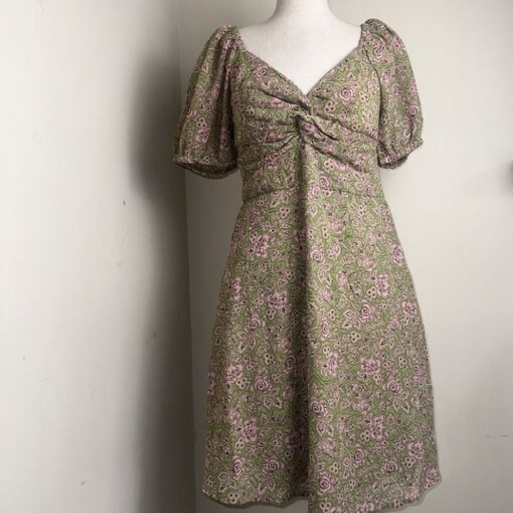Chic Floral Midi Dress in Green and Pink